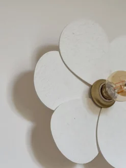 Applique murale Fleur en papier mâché