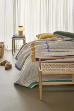 Banc scandinave en chêne clair