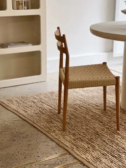 Chaise en bois de frêne et assise tressée