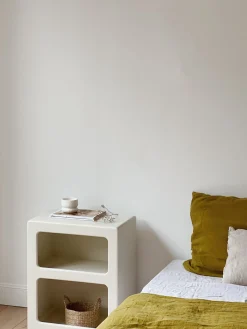 Chevet effet béton ciré blanc cassé