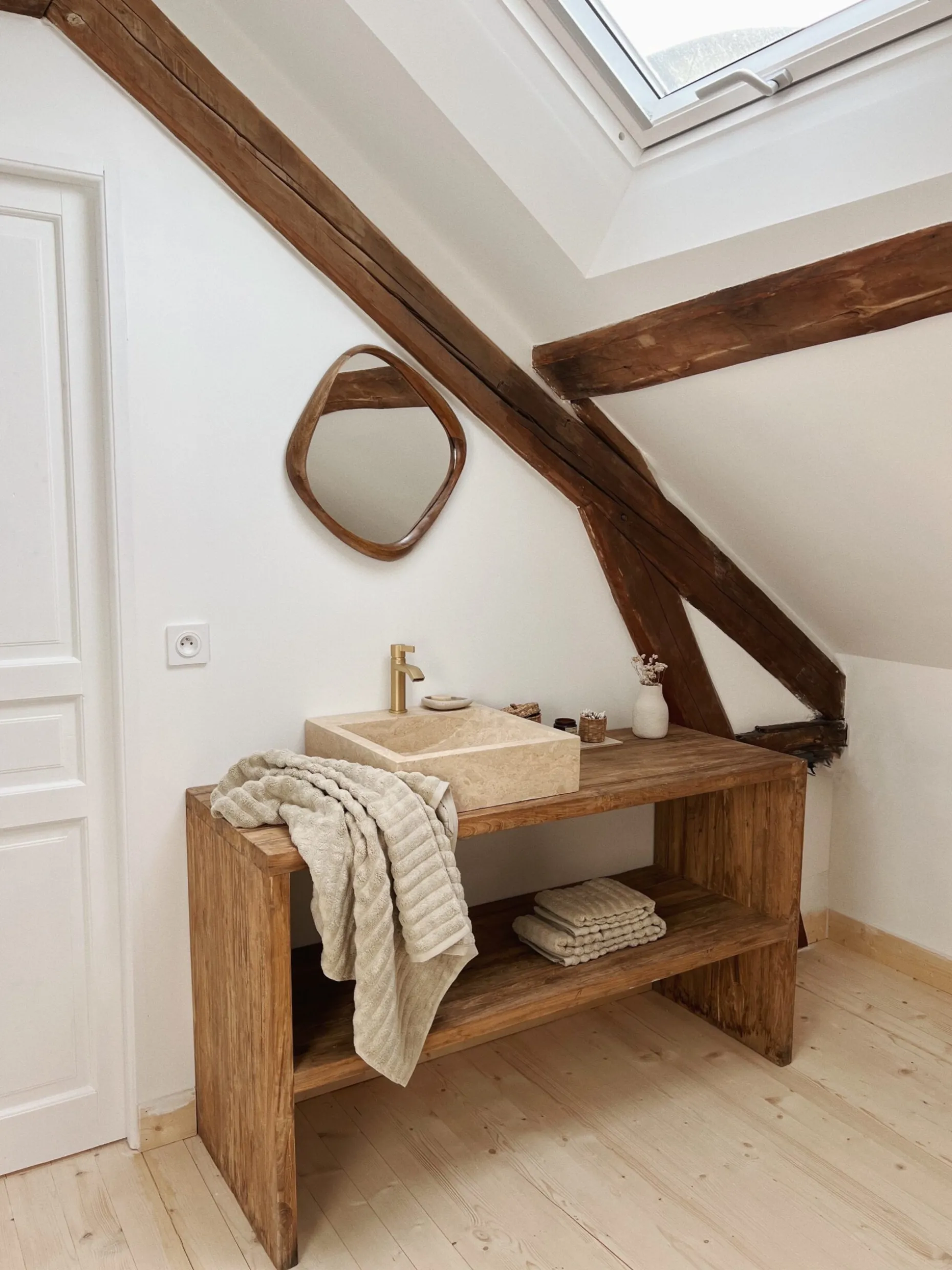 Console en teck recyclé – salle de bain