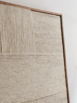 Déco murale en laine et bois de manguier