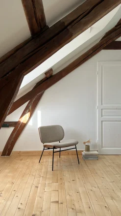 Fauteuil beige et bois Aki