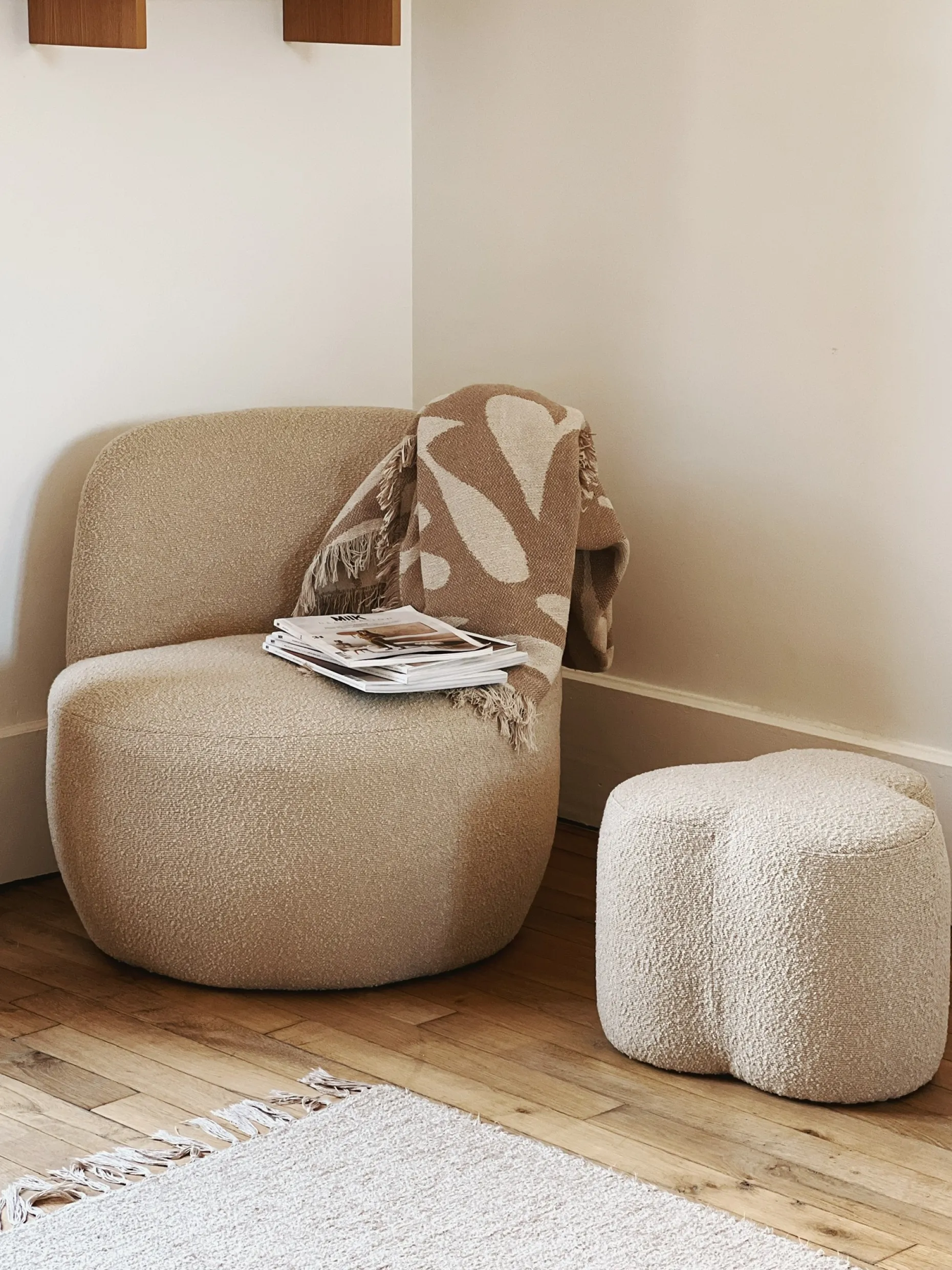 Fauteuil bouclette beige