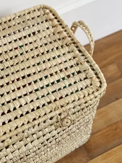 Grand coffre de rangement en feuille de palmier