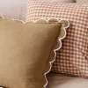 Housse coussin en coton kaki festons écrus