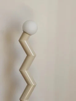 Lampadaire en métal Zigzag