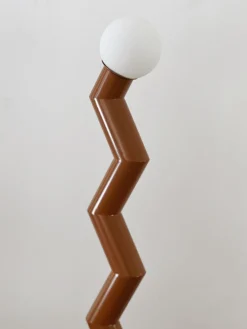 Lampadaire en métal Zigzag