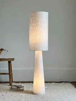 Lampadaire en papier mâché blanc