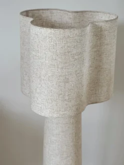 Lampadaire Rosa en toile beige