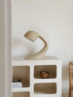 Lampe à poser design en papier mâché