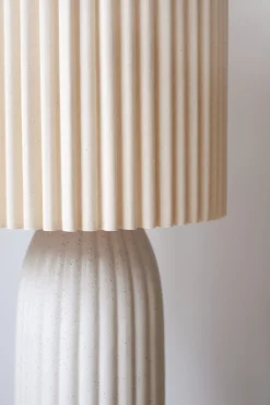 Lampe de sol Minera écru