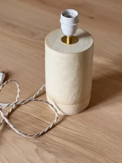 Lampe en grès “Isaure” avec abat jour tissé écru