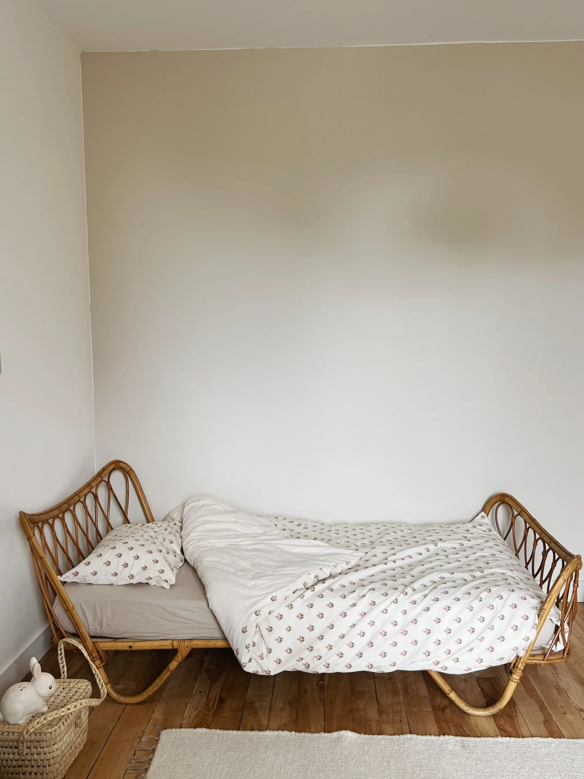 Lit en rotin vintage