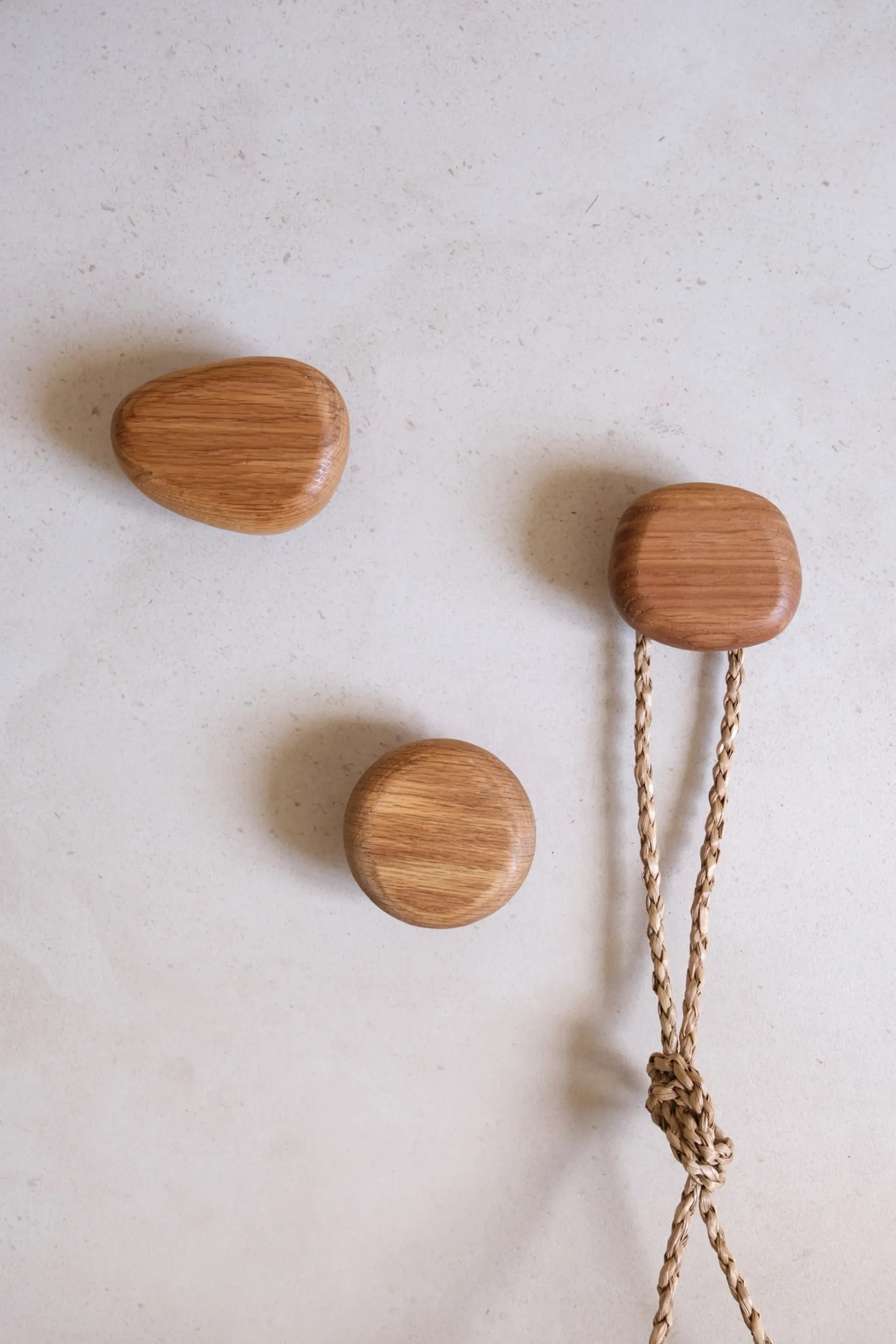 Lot de 3 patères murales en bois