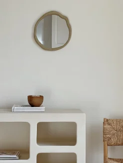 Miroir en résine de forme organique