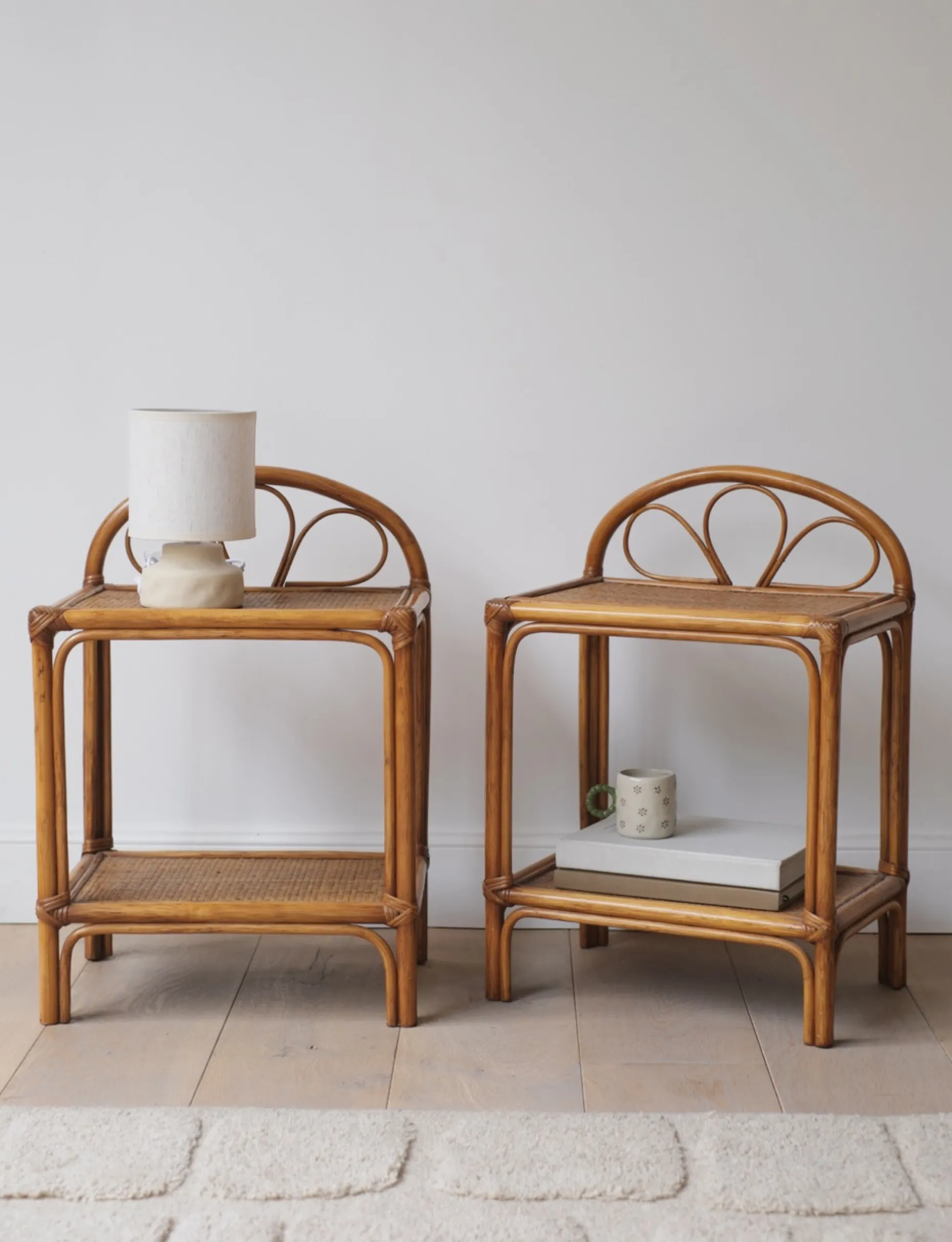 Paire de chevets vintage en rotin
