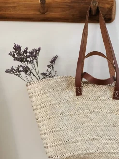 Paniers avec anses en cuir