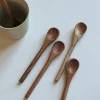 Petite cuillère en bois