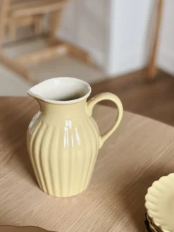Pichet en grès avec anse