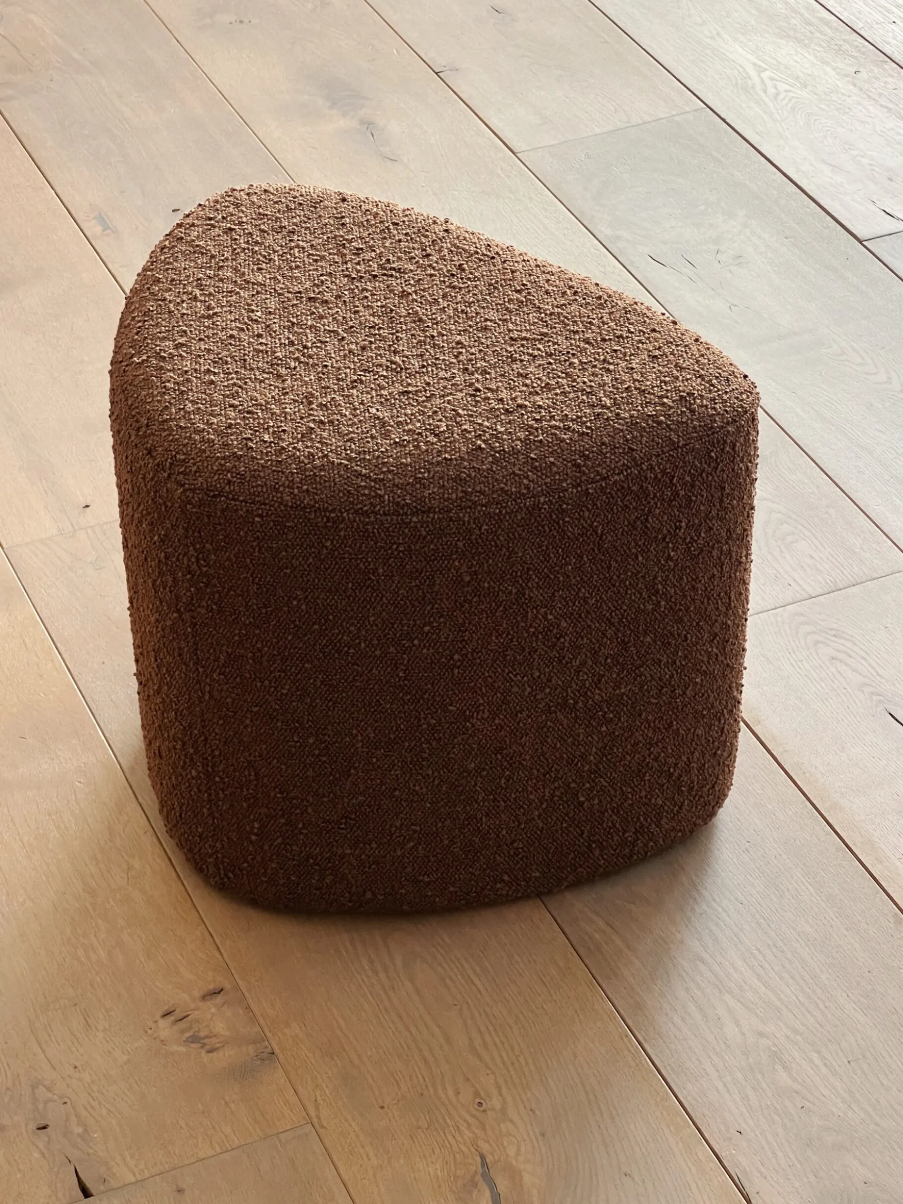 Pouf bouclette de couleur
