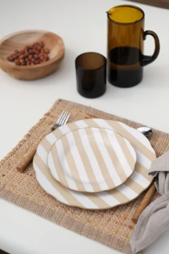 Set de 4 assiettes rayées en porcelaine