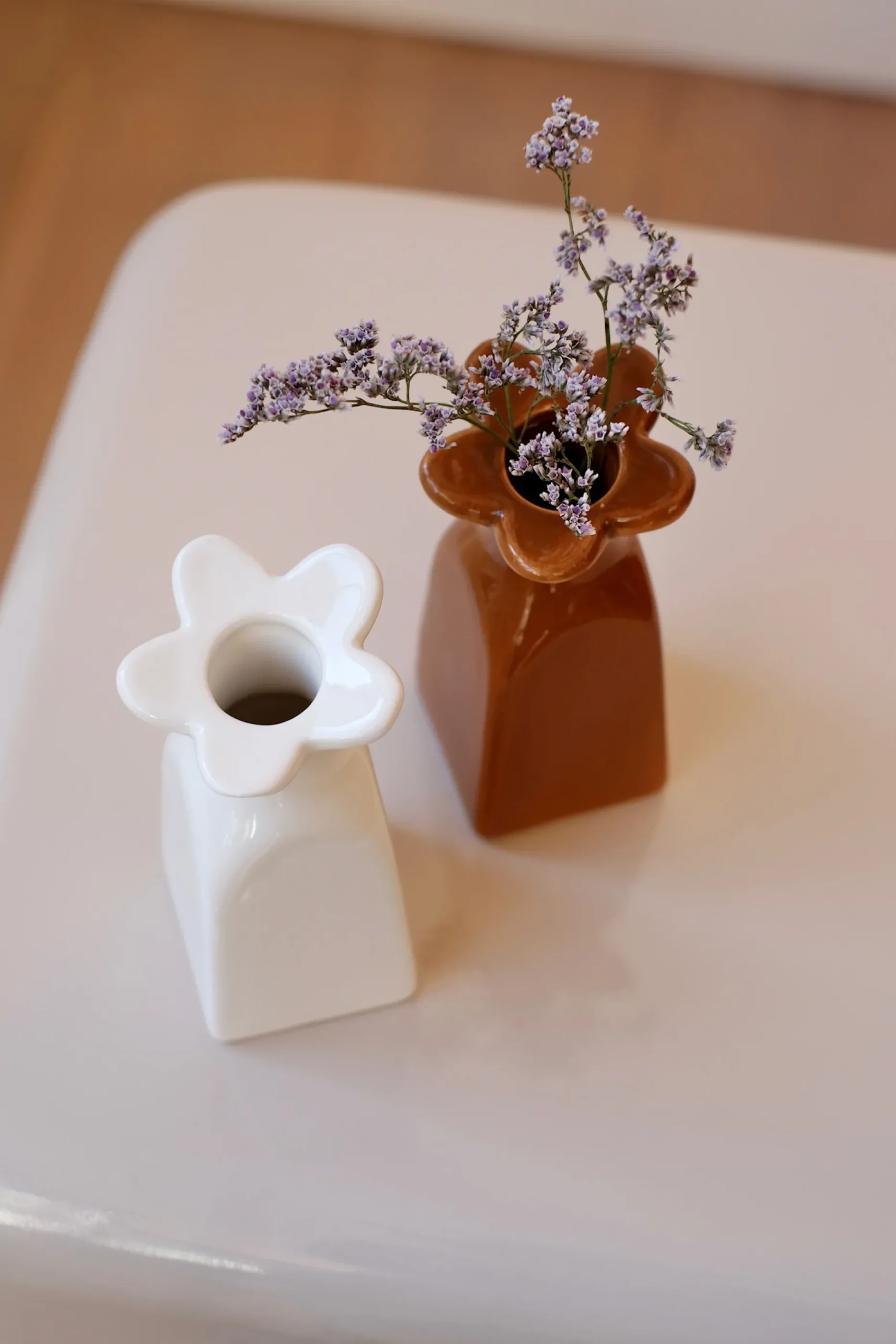 Soliflor petit vase en faïence – 2 couleurs