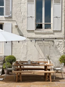 Table de jardin en teck