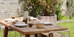 Table de jardin en teck