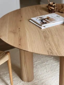 Table ronde en bois pour salle à manger