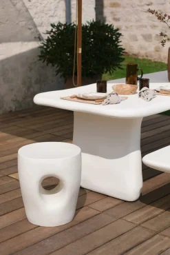 Tabouret en résine blanche