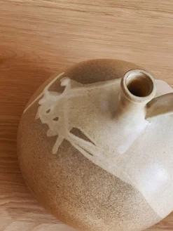 Vase céramique rond avec anse