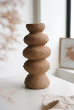 Vase en céramique ondulé